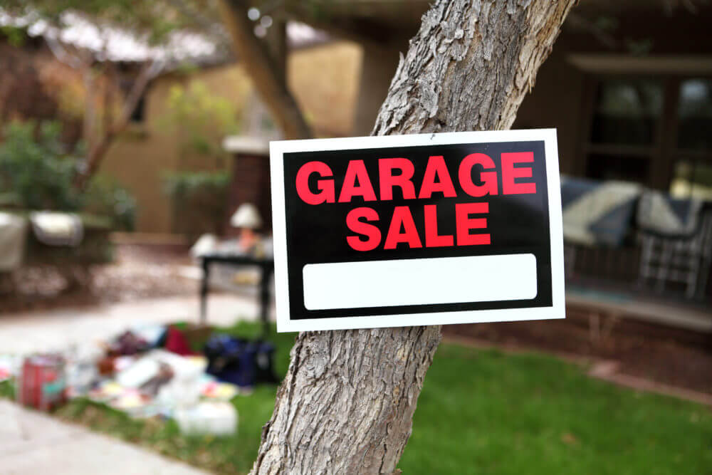 neighborhood yard sale signs